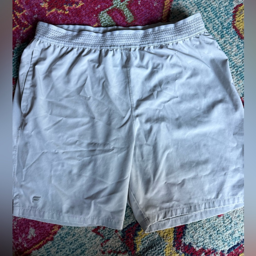 Fabletics Shorts Mens Large Light Gray
Franchise Lined Athletic 6” seam